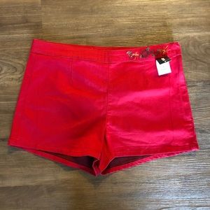 🌻 NWT Red Riverdale shorts